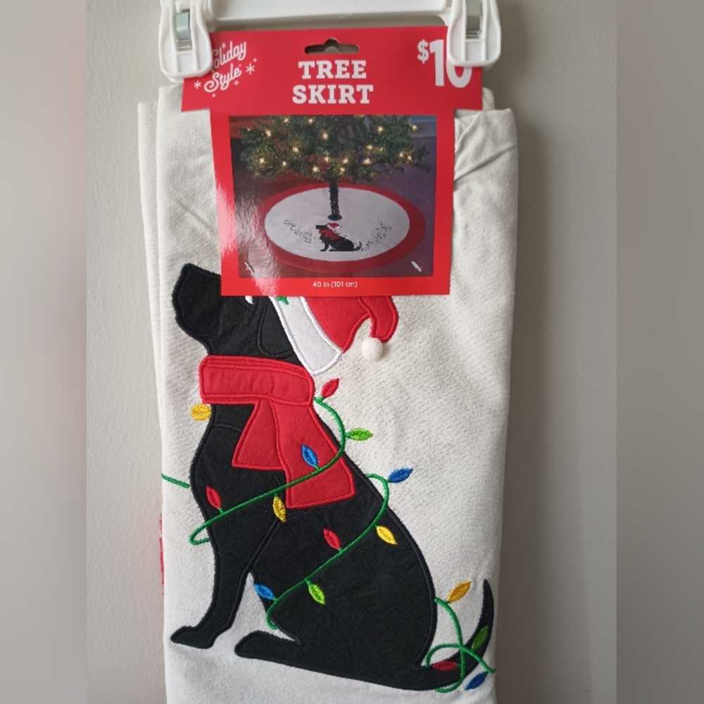 Black Dog Tree Skirt